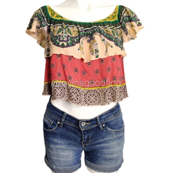 Levi Relaxed Fit Rolled Cuff Blue Denim Shorts EUC sz 7 - Picture 3 of 10